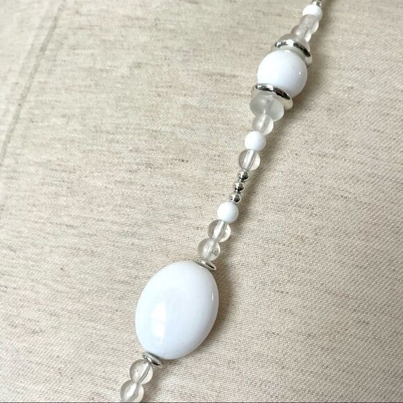 Silver tone white and clear beaded necklace - Picture 5 of 9